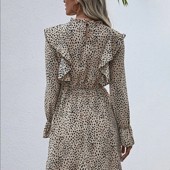 SHEIN DRES SIZE M - Picture 2 of 2